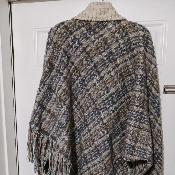 🏞GENOA Poncho Sweater Women’s Tassels All Seasons Cozy Comfort,Cuteness,Chic! - Picture 13 of 15